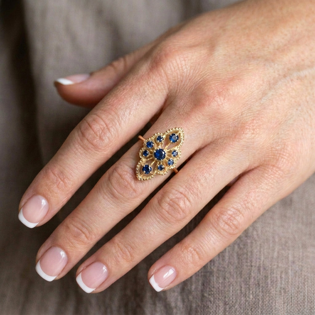 c1970 Vintage 14K Yellow Gold Natural Sapphire Ring