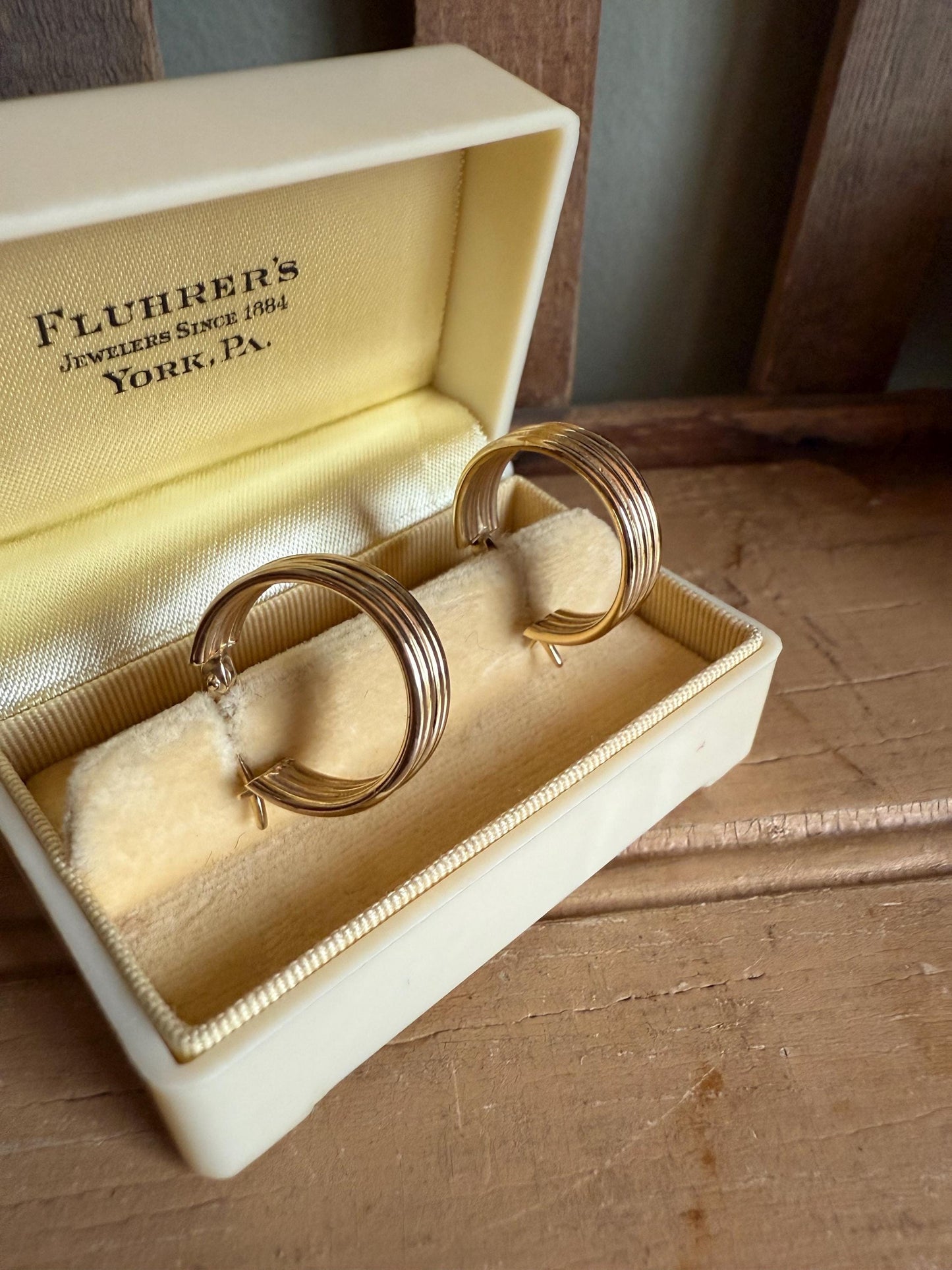 Vintage 14K Yellow Gold Ribbed Wide Hoop Earrings