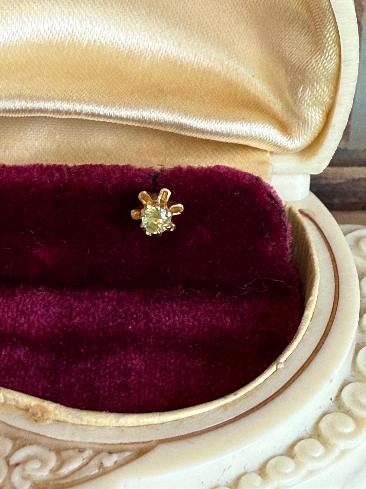 Vintage 10k Slightly Green-Yellow Quartz Stud Earrings with 14K Backs