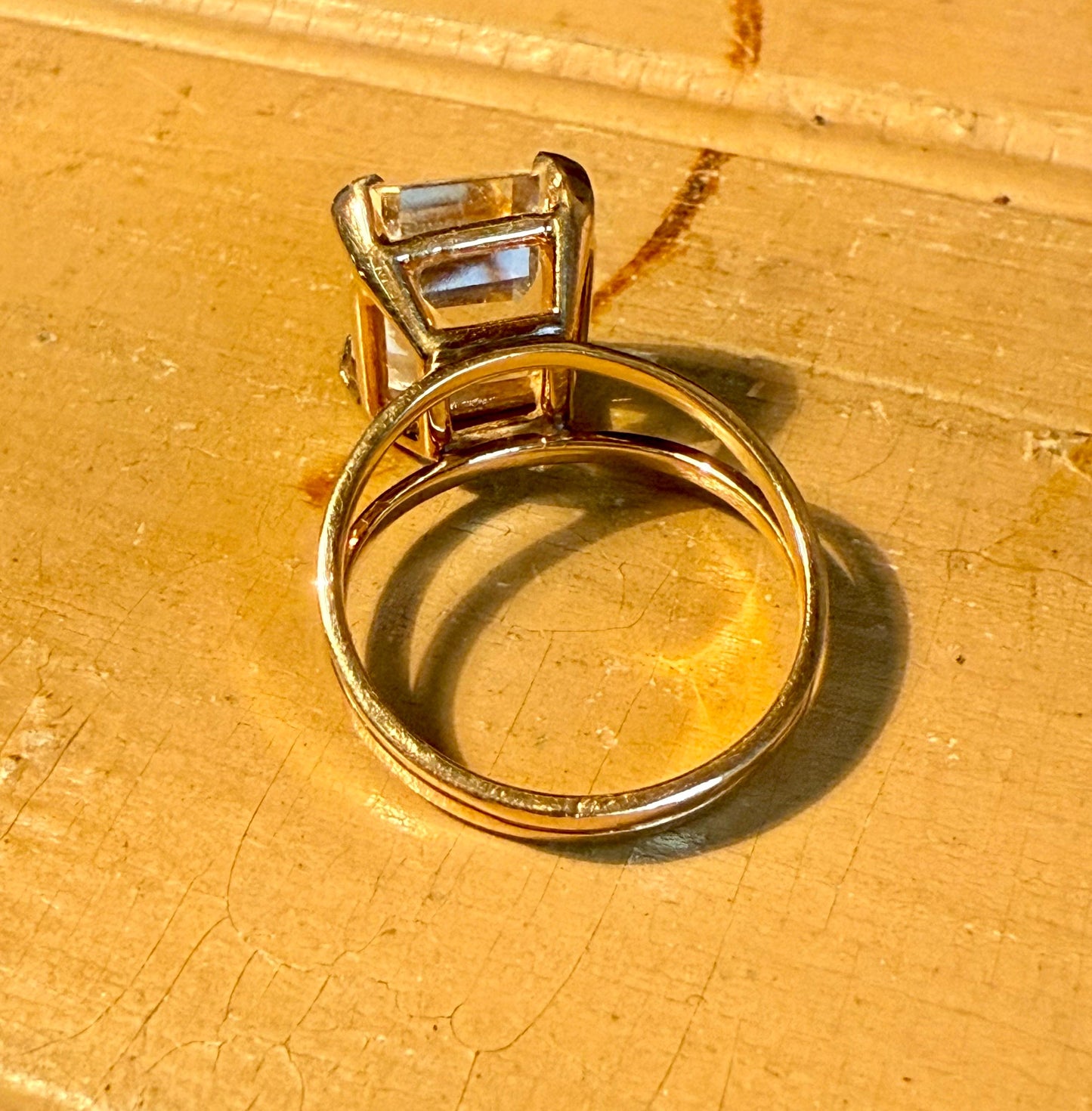 Vintage 1960's 14K Yellow Gold Ring With Rectangle Cut Clear Quartz Gemstone