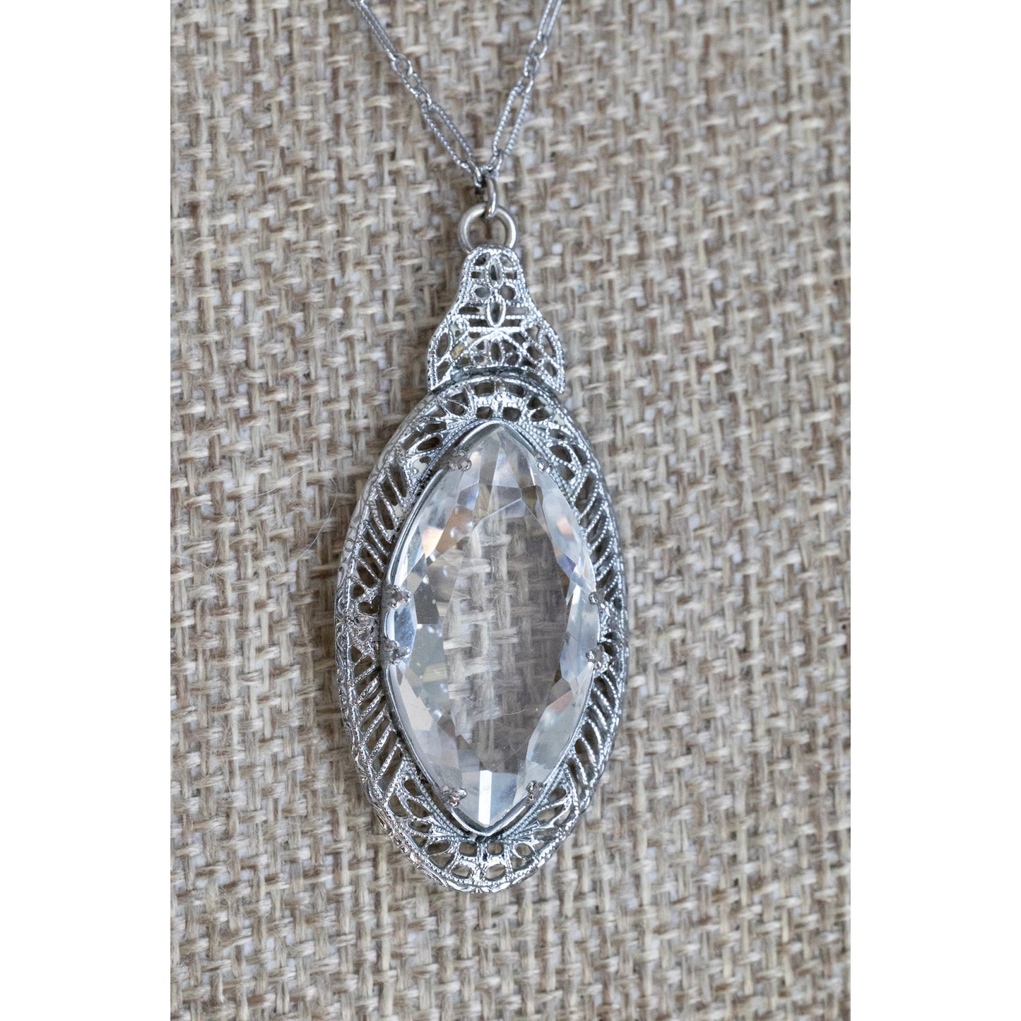 c1930 Art Deco Rhodium Plated Filigree Glass Set Necklace