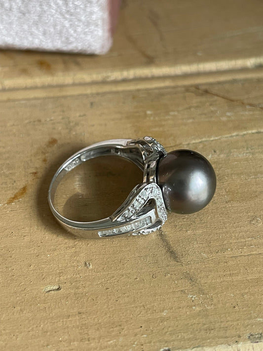 14K White Gold Diamond and Gray Pearl Statement Ring
