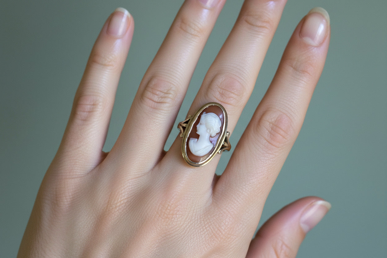 C1950 10K Yellow Gold Ring Featuring an Oval Hand Carved Conch Shell Cameo
