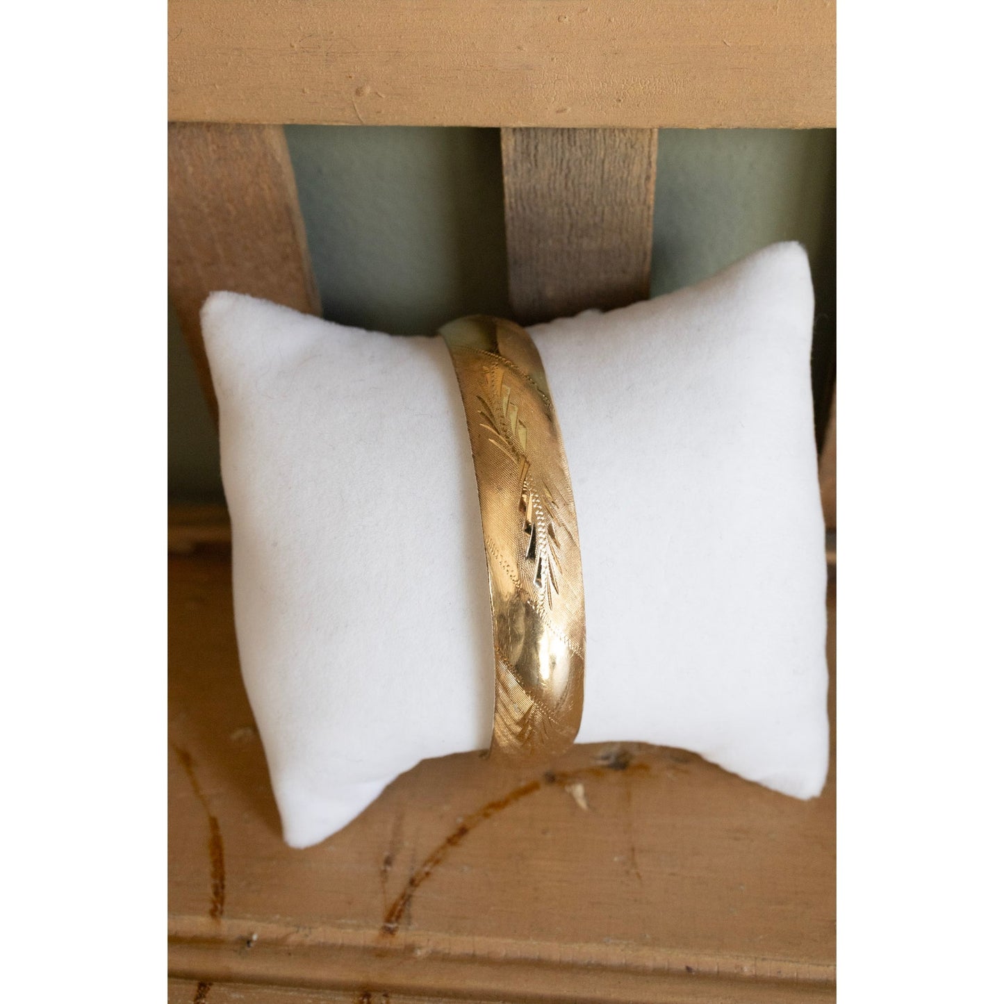 Vintage 14K Yellow Gold Oval Engraved Bracelet Bangle