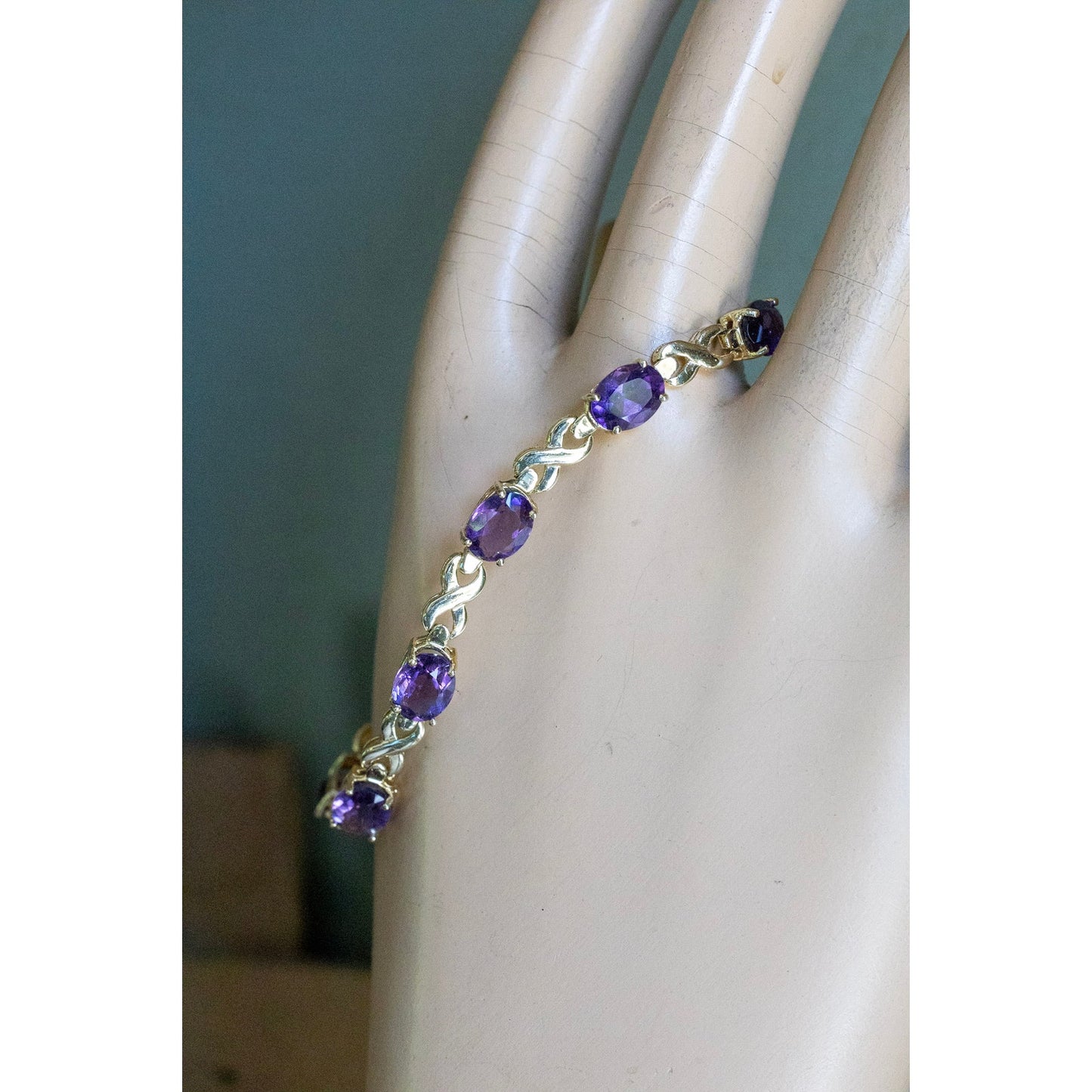 Vintage Solid 14K Yellow Gold Oval Cut Amethyst Gemstone Line Bracelet 11CTS