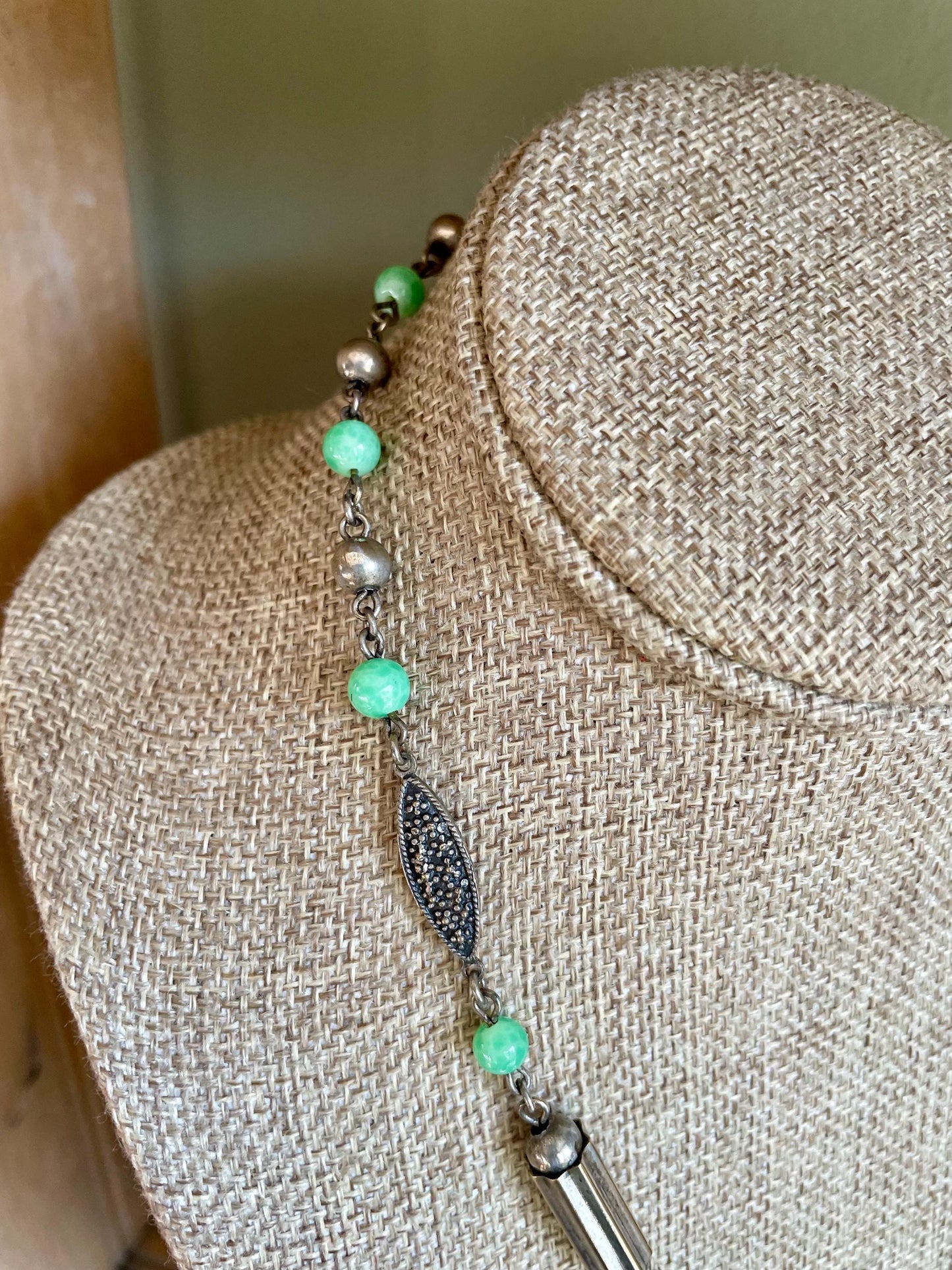 1920-1930 Made in Germany Peking Green Glass Flapper Dangle Necklace