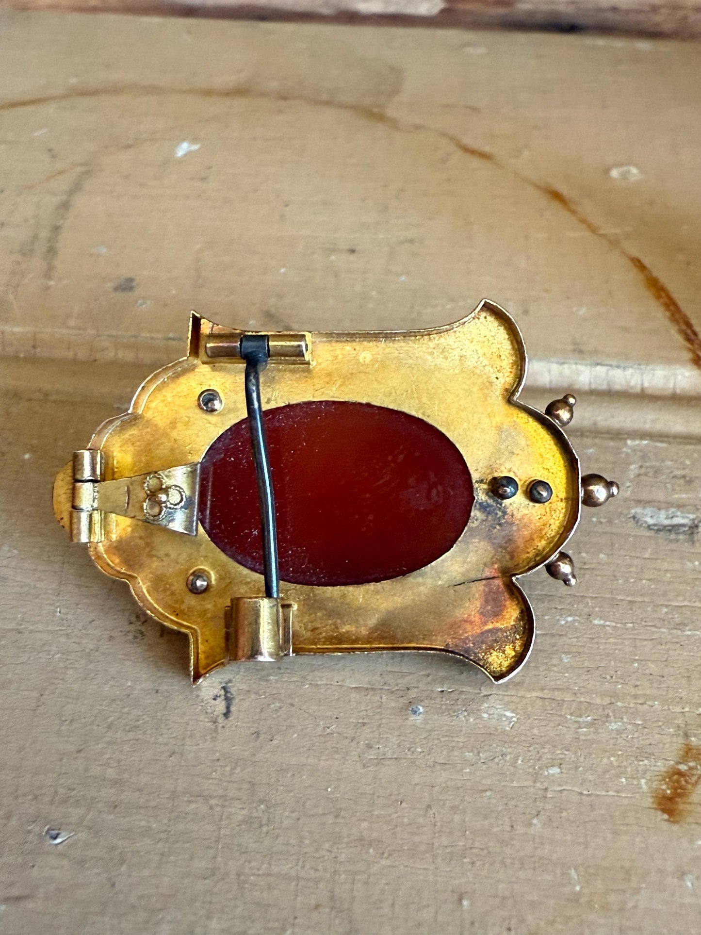 14K Yellow Gold Carved Banded Agate Cameo Pendant Brooch with Natural Seed Pearl Accents