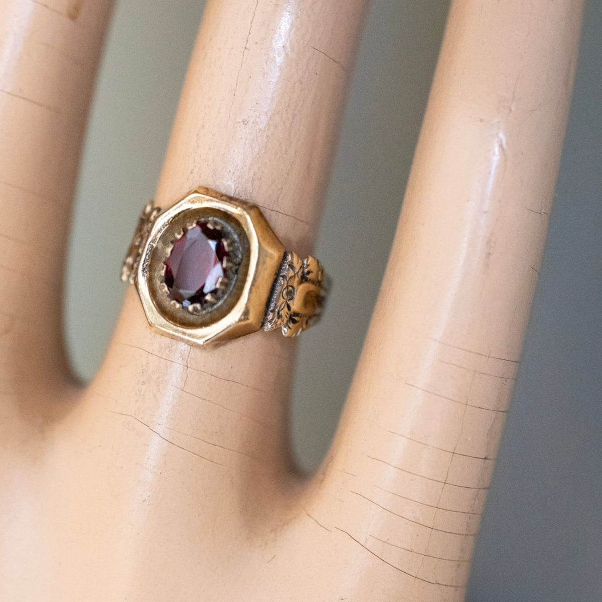 Antique 10K Yellow Gold Oval Cut Garnet Ring