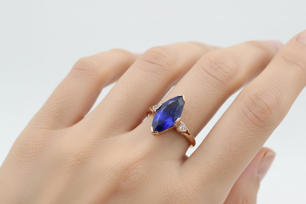 c1940 10K Yellow Gold Imitation Sapphire and Diamond Ring