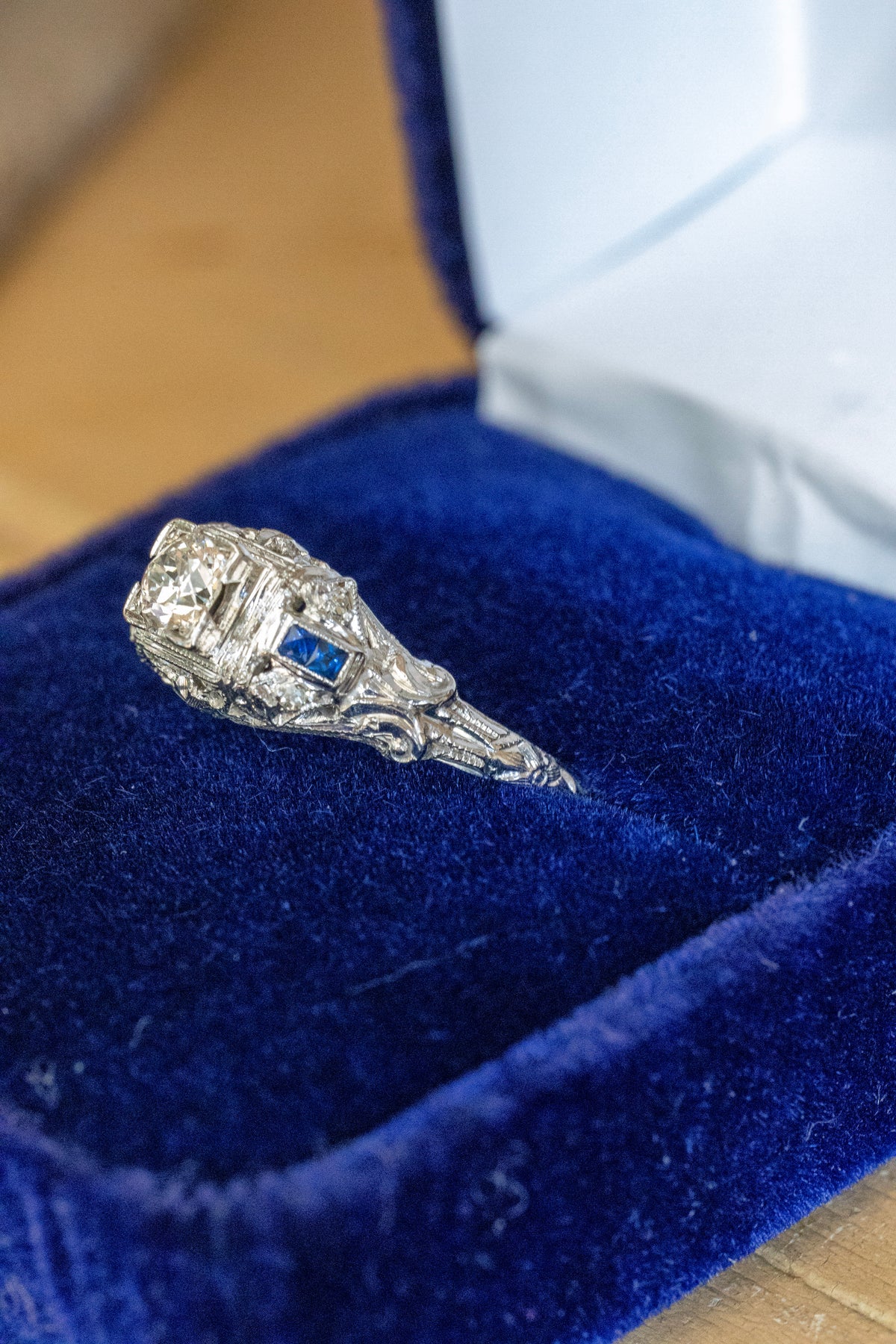 1930-1940 18K White Gold Round Old European Cut Natural Diamond and Synethic Sapphire Authentic Art Deco Ring