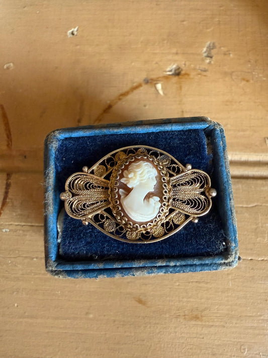 c1915 Hand Worked Filigree Silver Brooch with Hand Carved Cameo