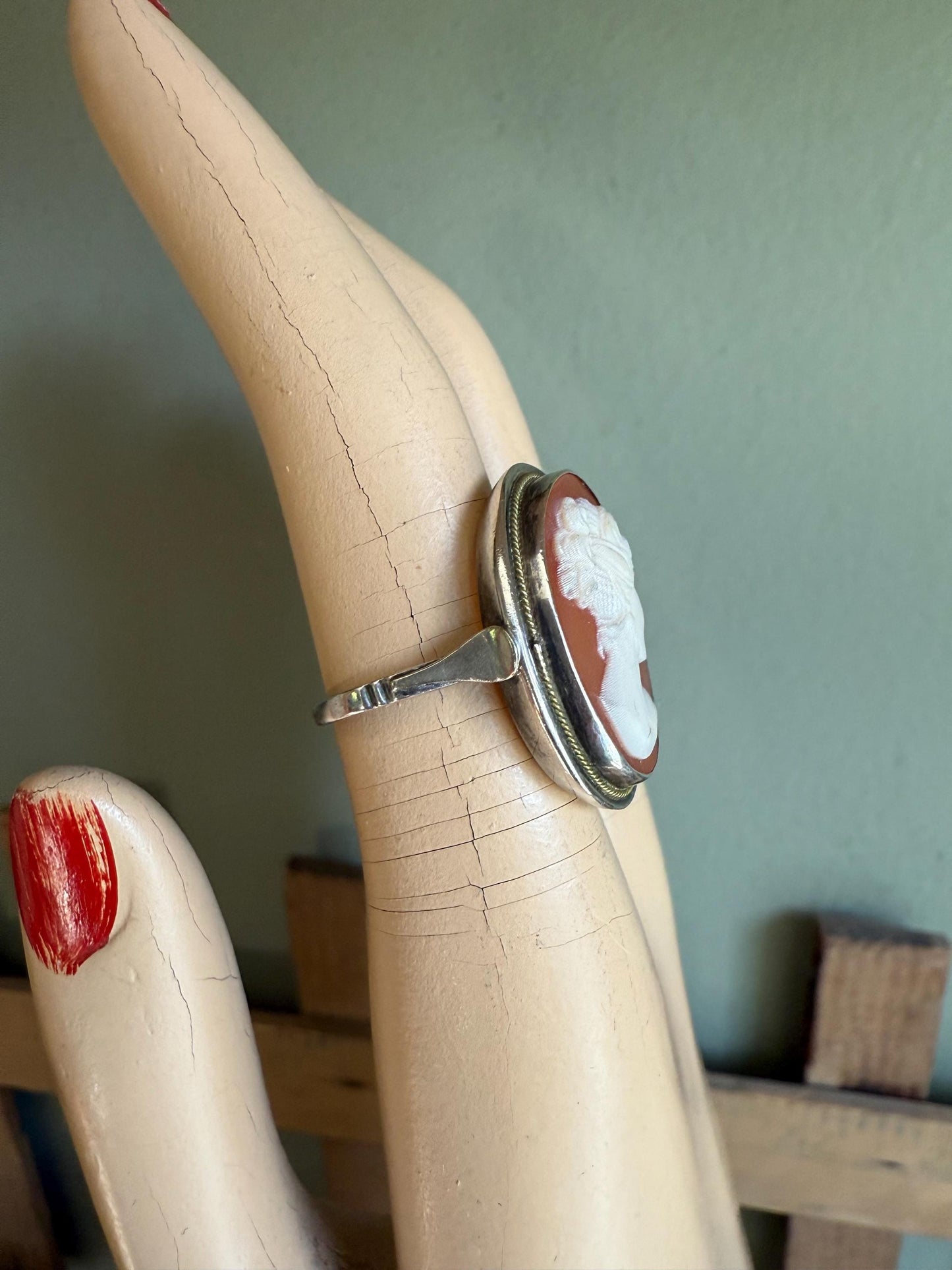 1950'S Mid Century Sterling Silver Shell Cameo Ring