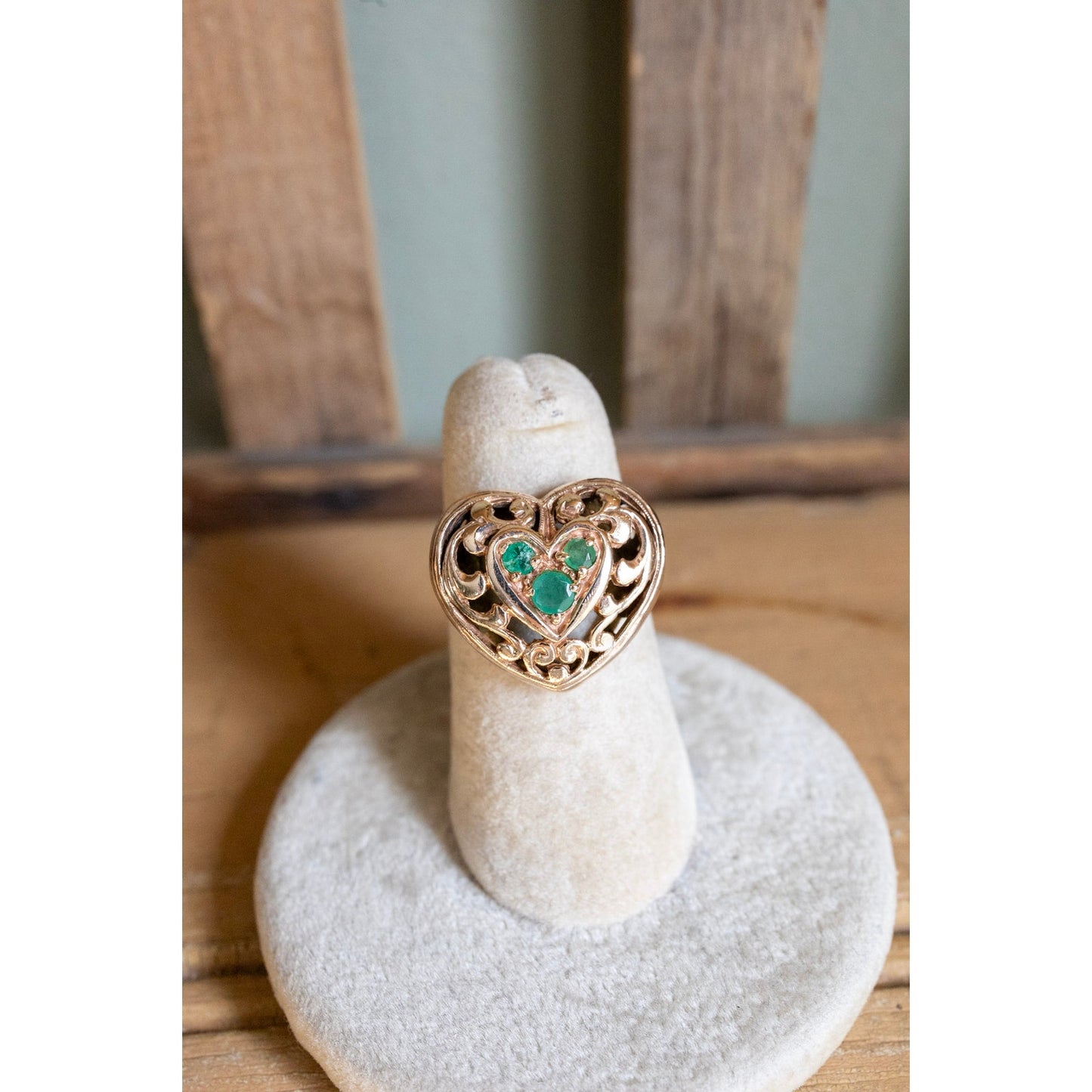 Vintage 14K Yellow Gold Open Work Heart Natural Emerald Ring