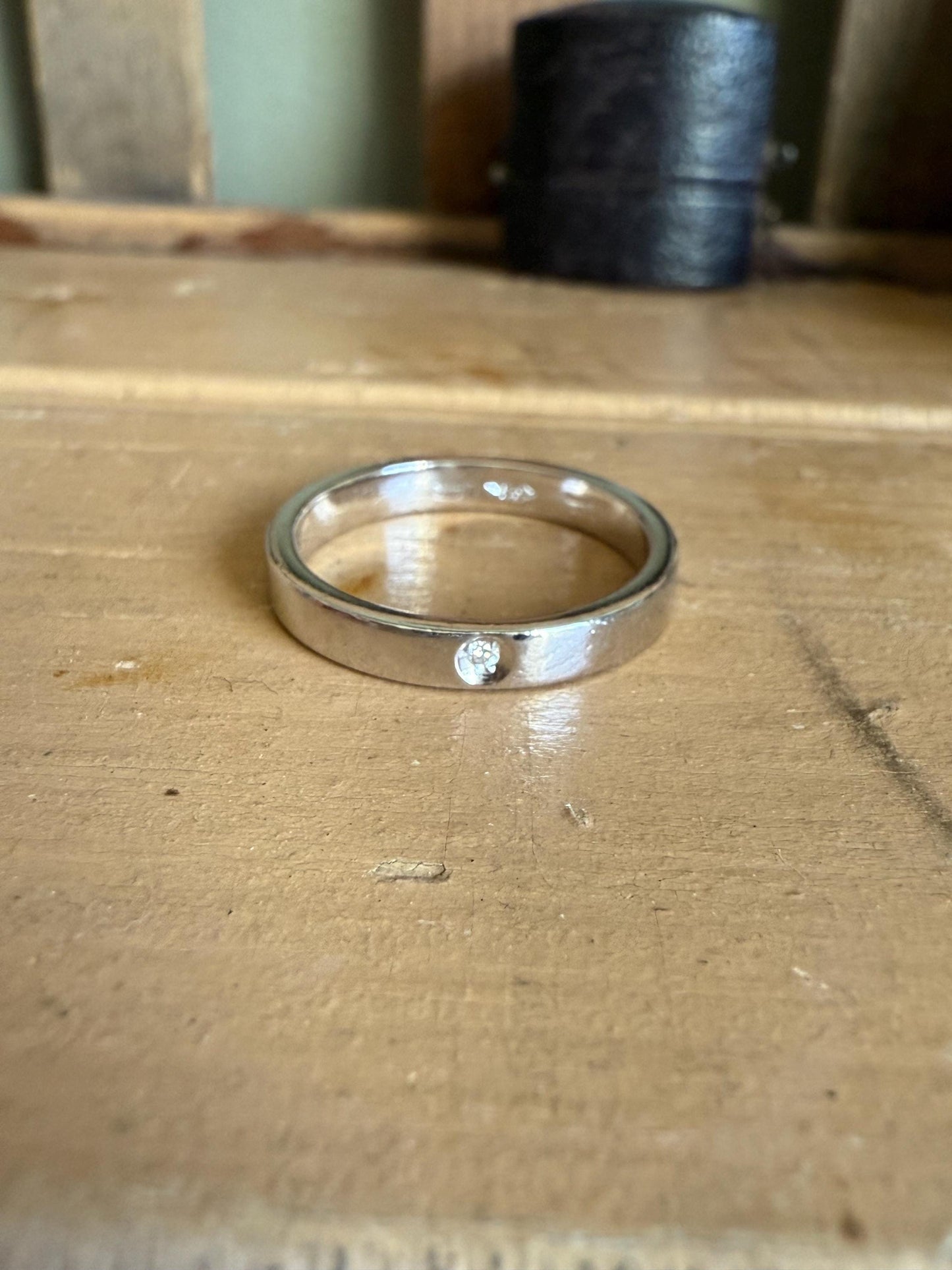 Italian Made Recarlo Vintage Platinum Diamond Band