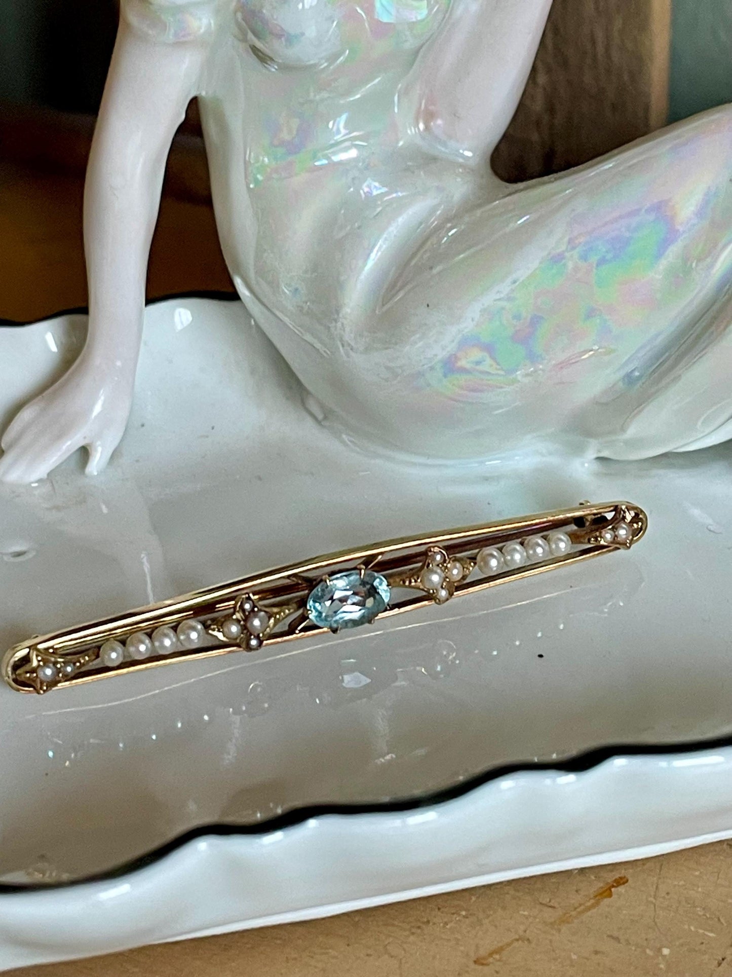 c1915 Edwardian Antique 14K Yellow Gold Oval Aquamarine and Natural Seed Pearl Brooch