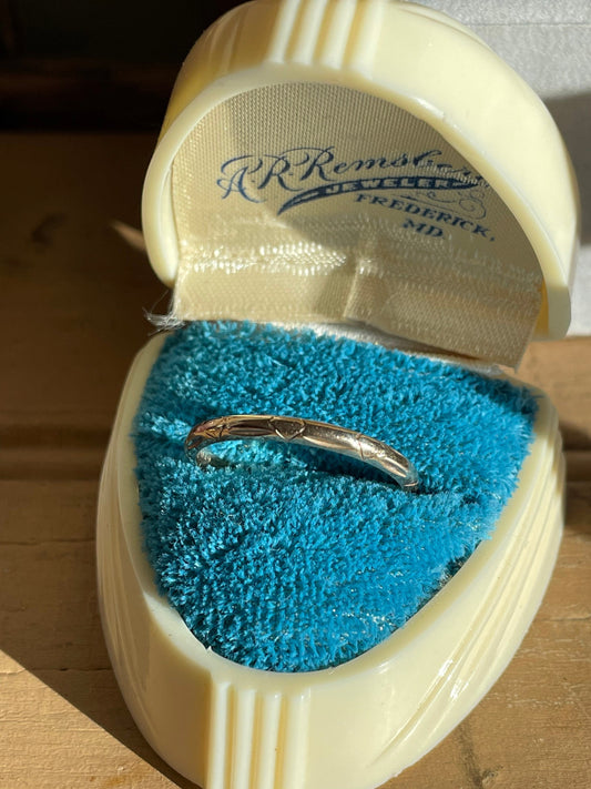 1947 Late Art Deco 14K Yellow Gold Ring with Engraving