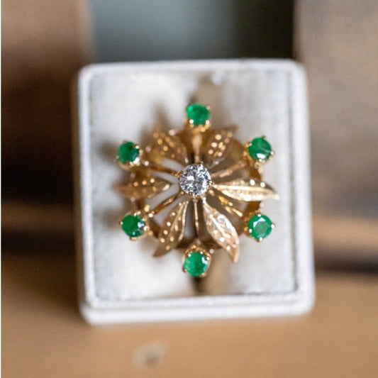 c1960 Vintage 18K Yellow Gold Natural Emerald and Diamond Pinwheel Cocktail Ring