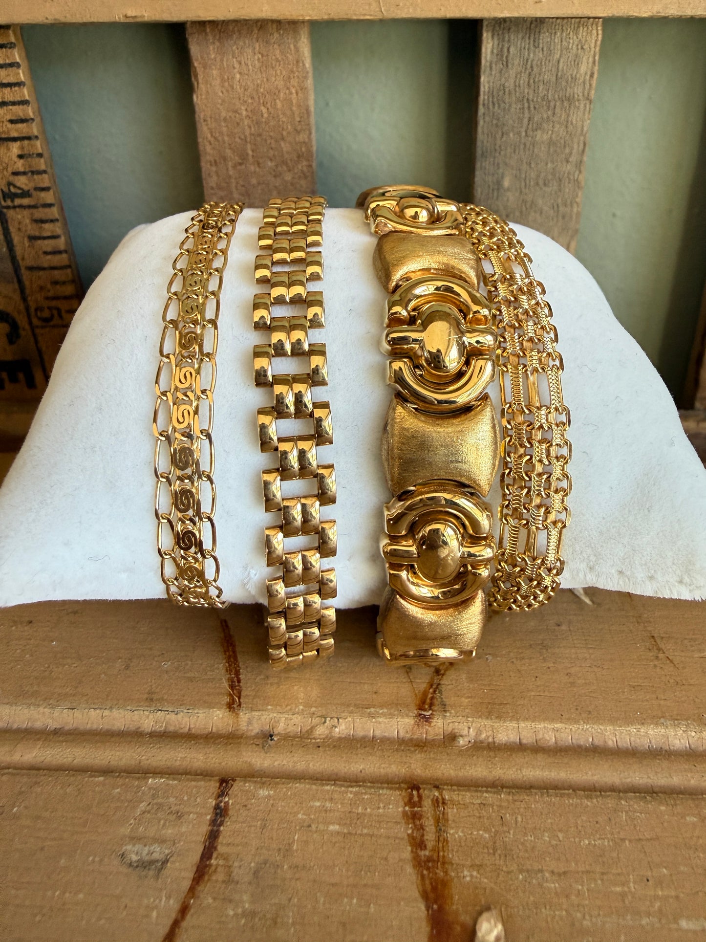 Pick a 14K Yellow Gold Vintage Link Bracelet c1990