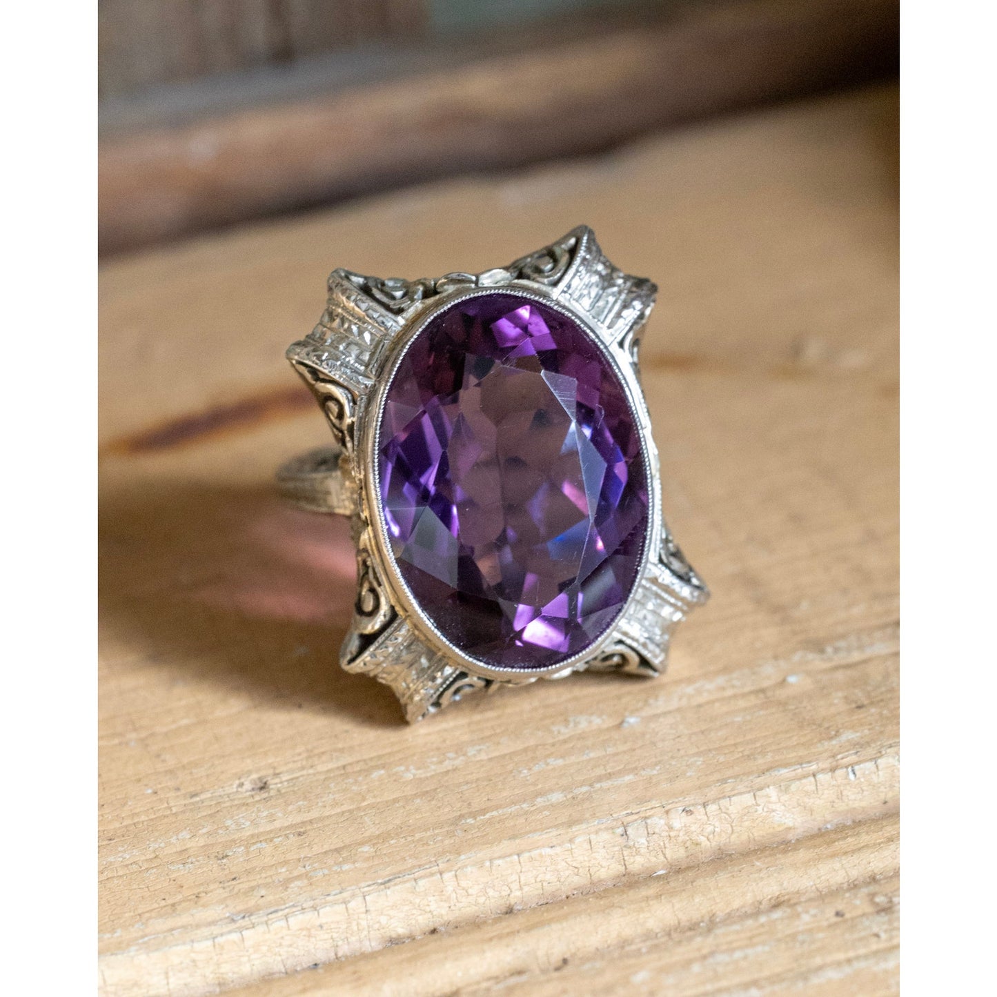 An 18K White and Yellow Gold Fine Amethyst Authentic Art Deco Ring
