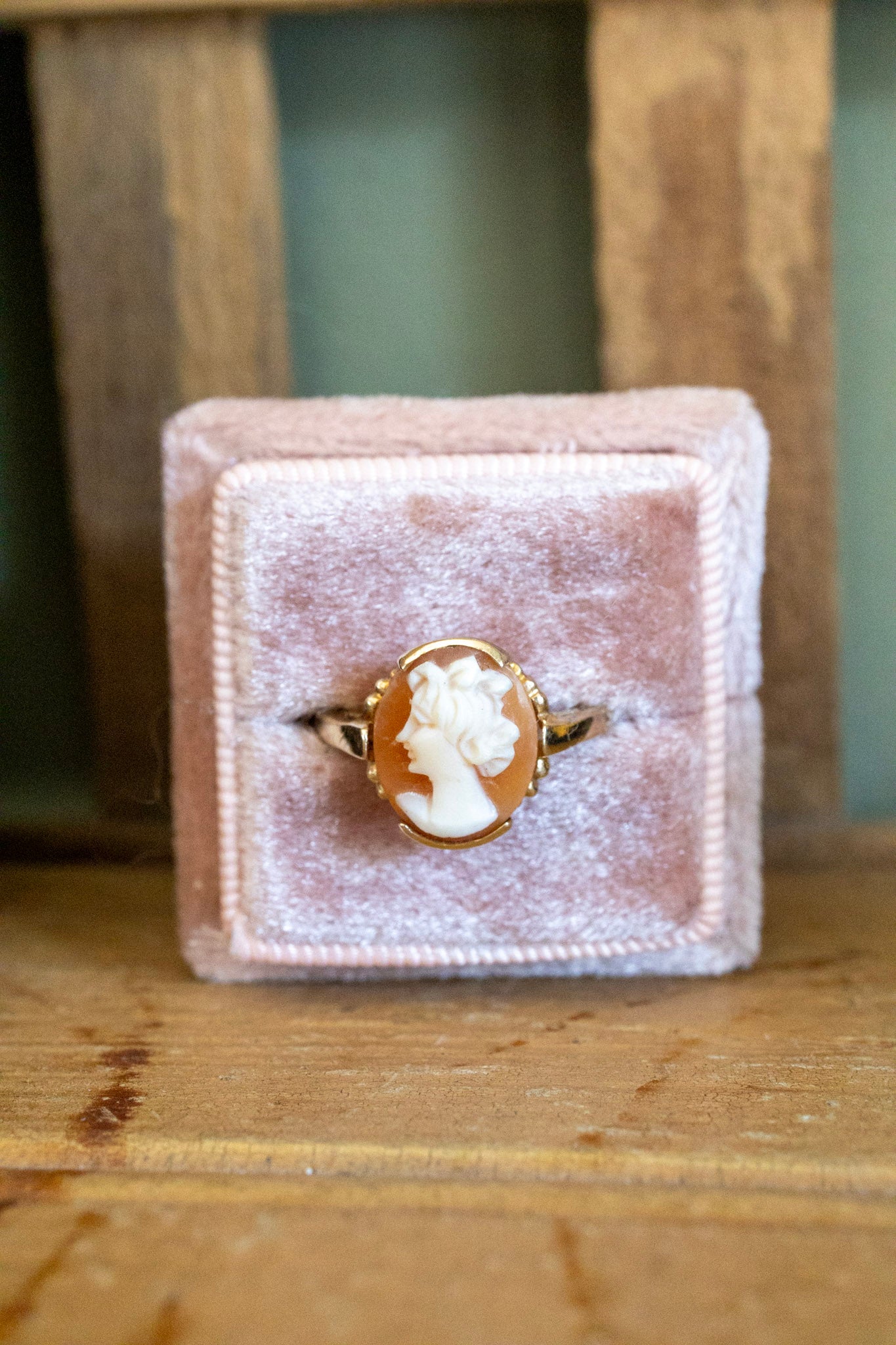 14K Yellow Gold Mid-Century Hand Carved Shell Cameo Ring