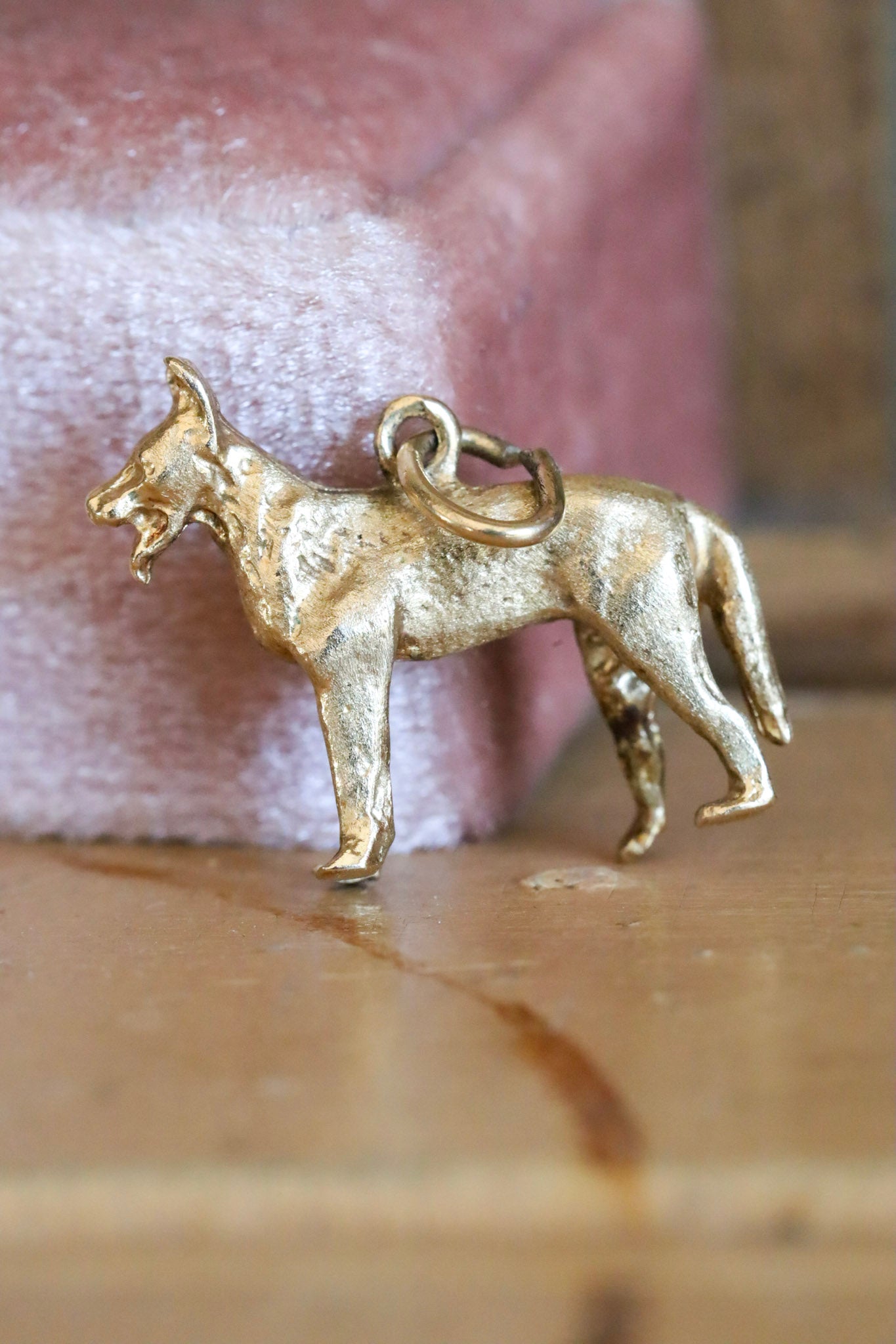 Vintage 14K Yellow Gold Solid German Shepard Dog Pendant Charm