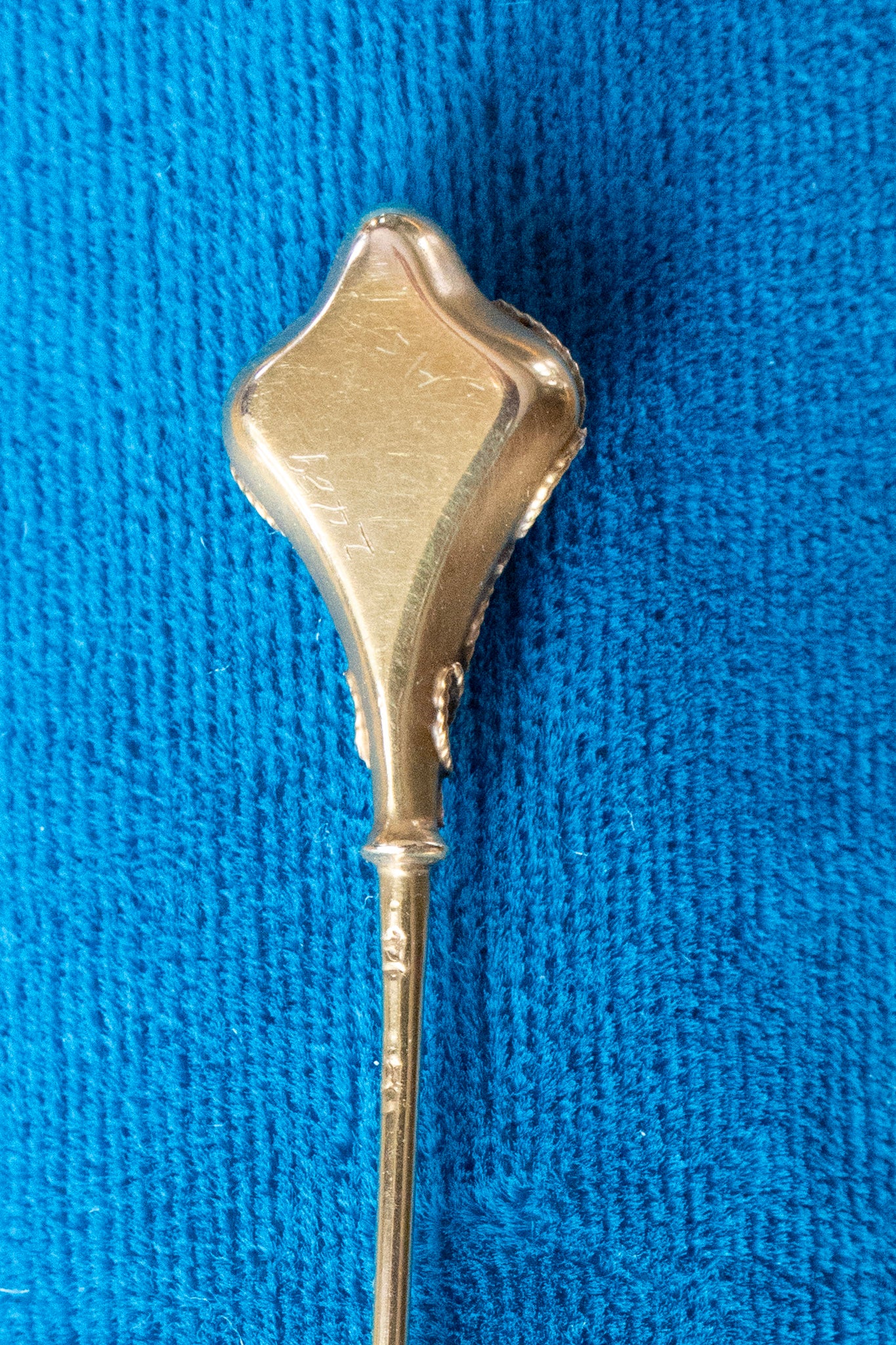 Late Victorian Antique 10K Yellow Gold Diamond Set Stickpin