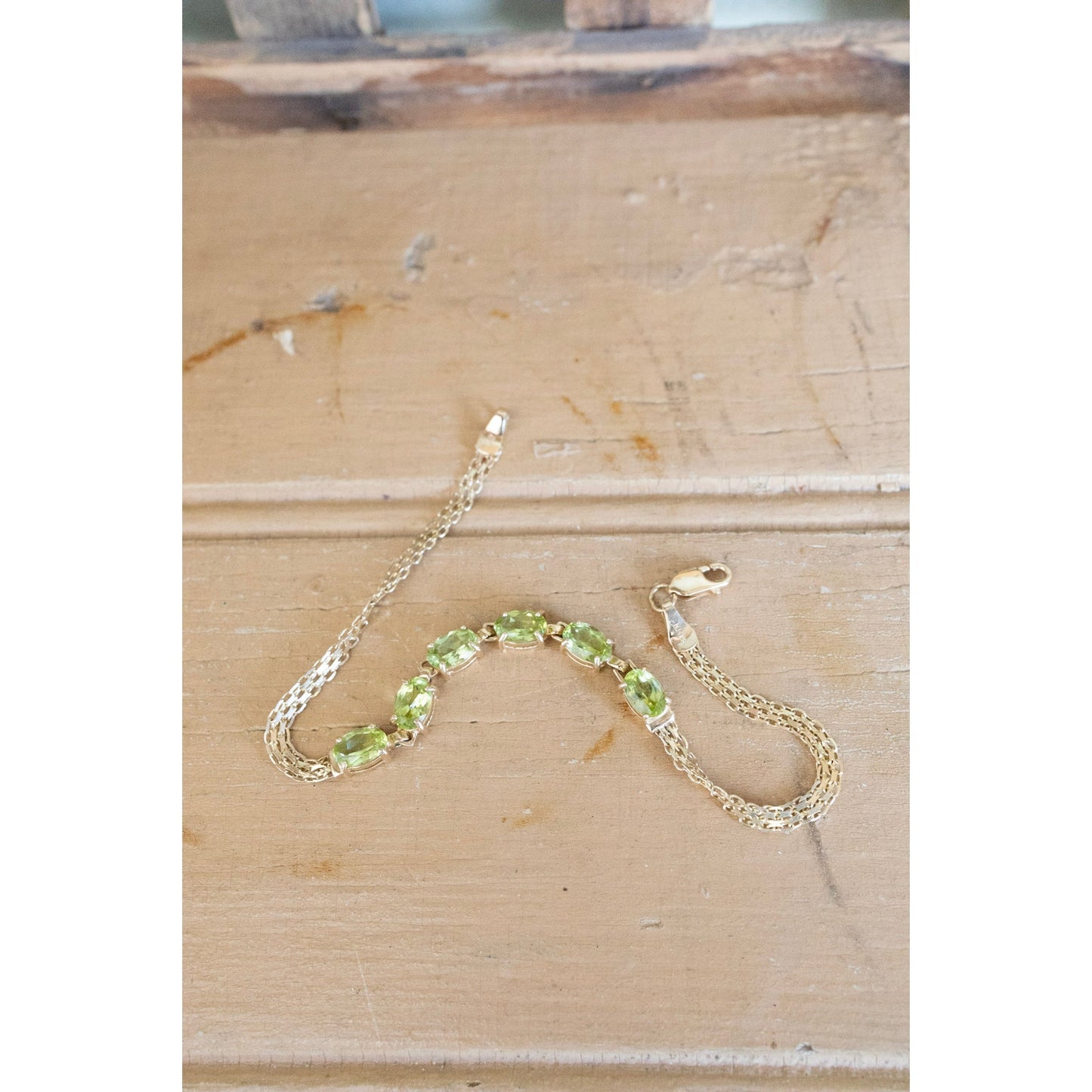 Vintage 14K Yellow Gold Oval Cut Peridot Gemstone Bracelet