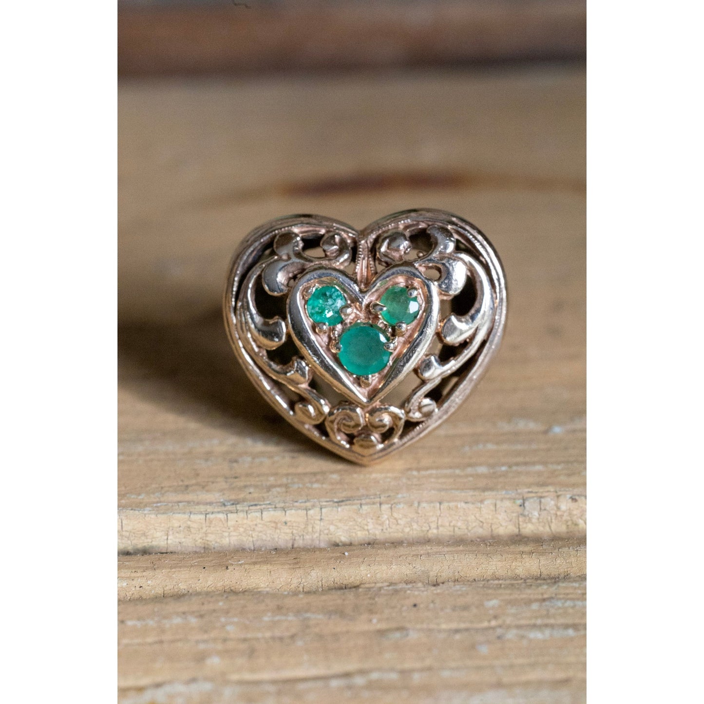 Vintage 14K Yellow Gold Open Work Heart Natural Emerald Ring
