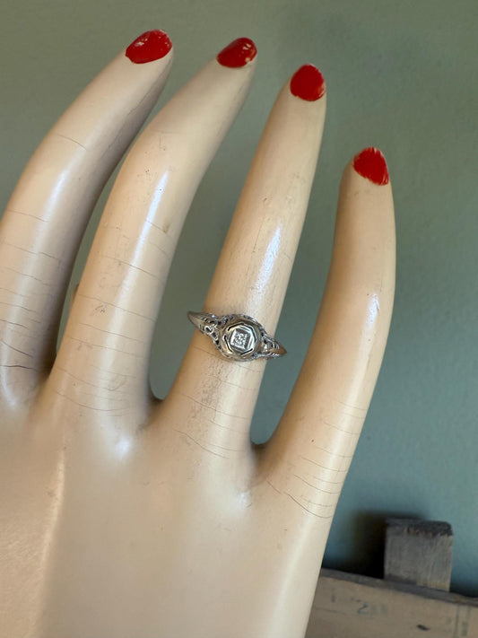 c1930 Vintage Art Deco 14 White Gold Diamond Filigree Ring