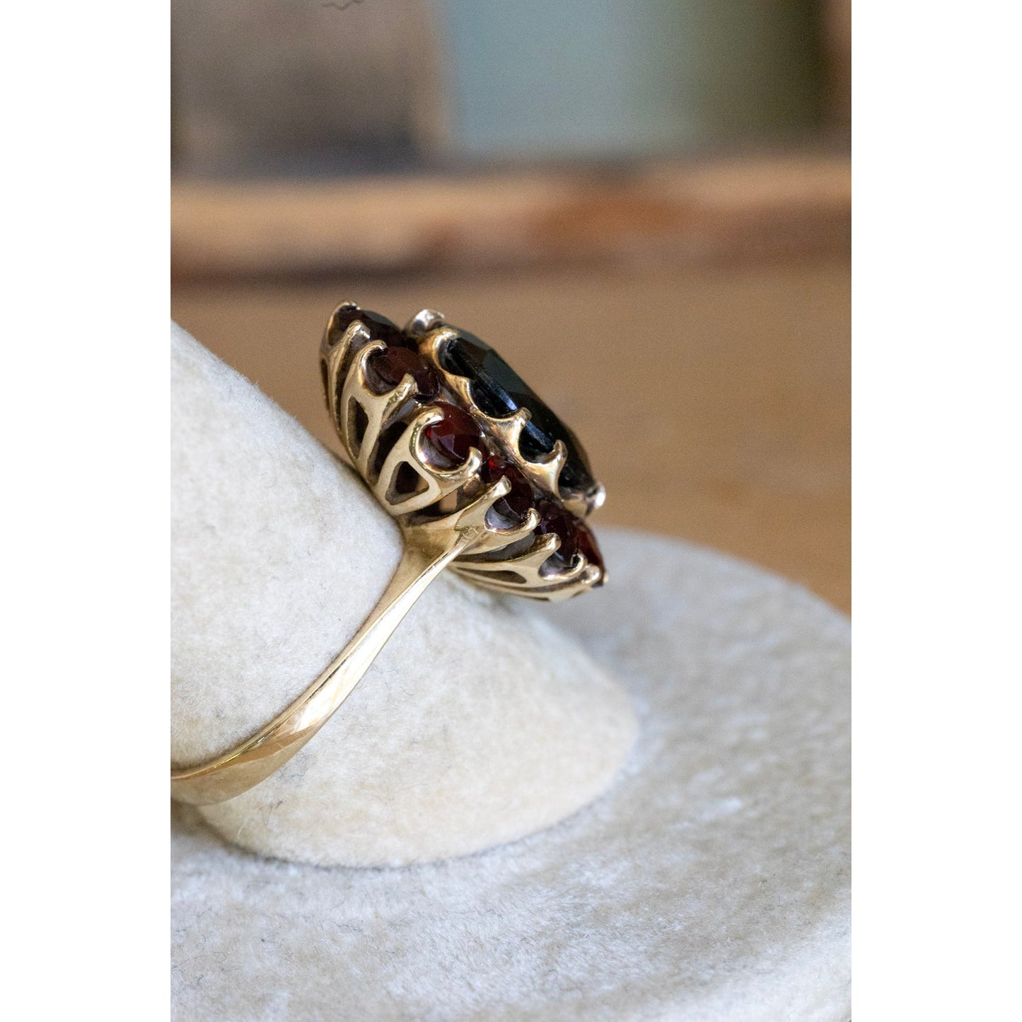 Vintage Mid Century 14K Yellow Gold Pyrope Garnet Ring