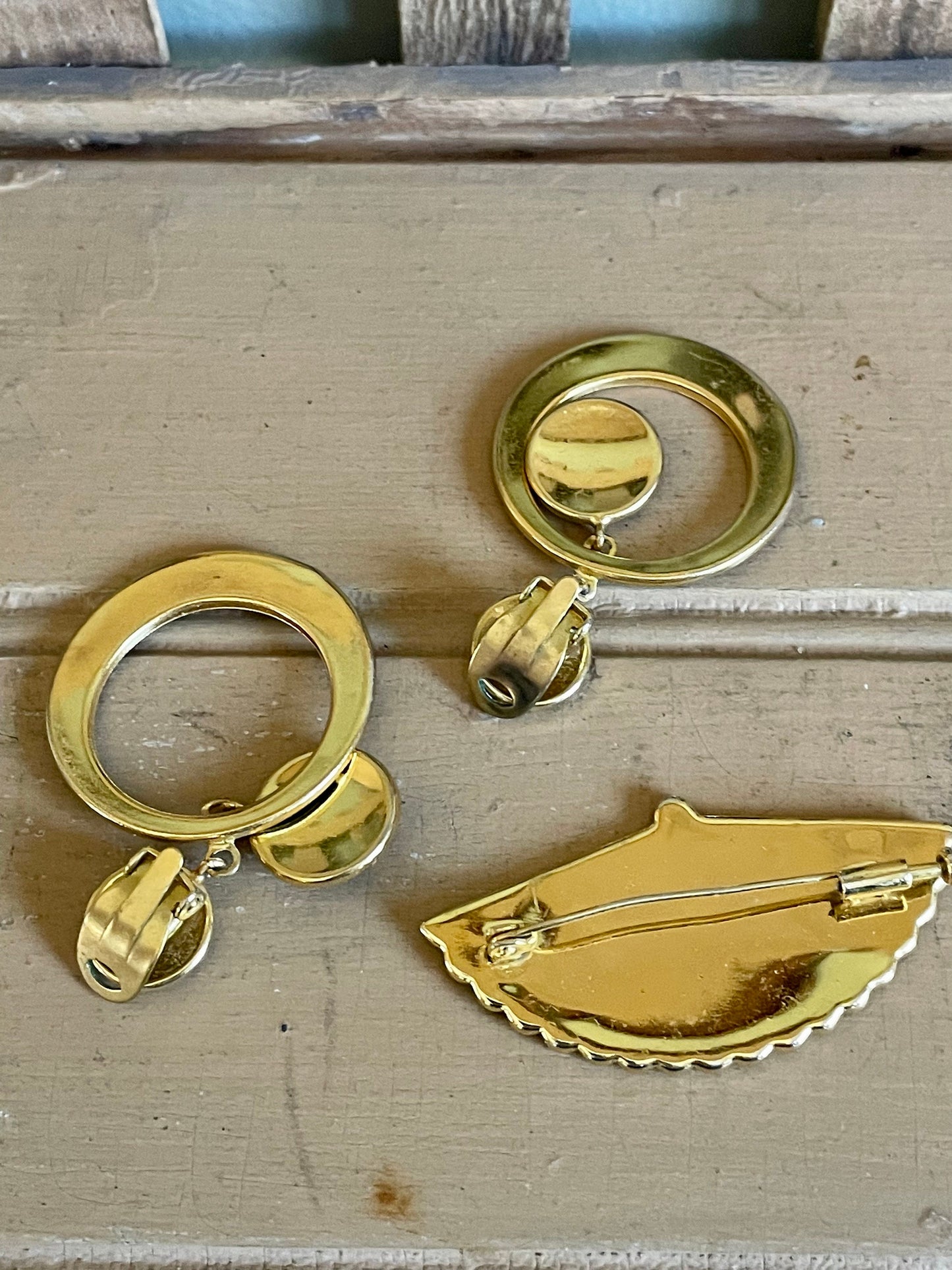 Vintage Damascene Style Fan Brooch with Dangle Earrings