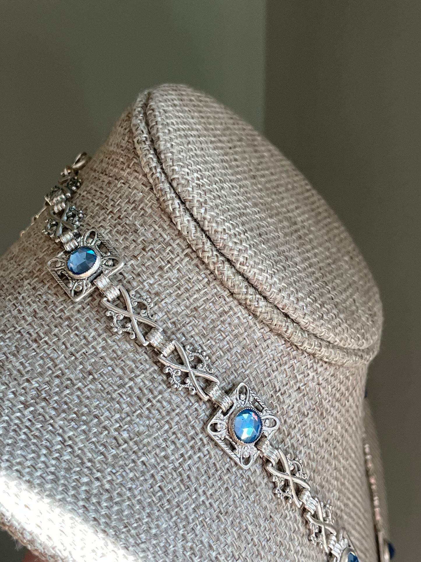 Czechoslovakian Early Art Deco Faceted Blue Glass Decorative Chain Necklace