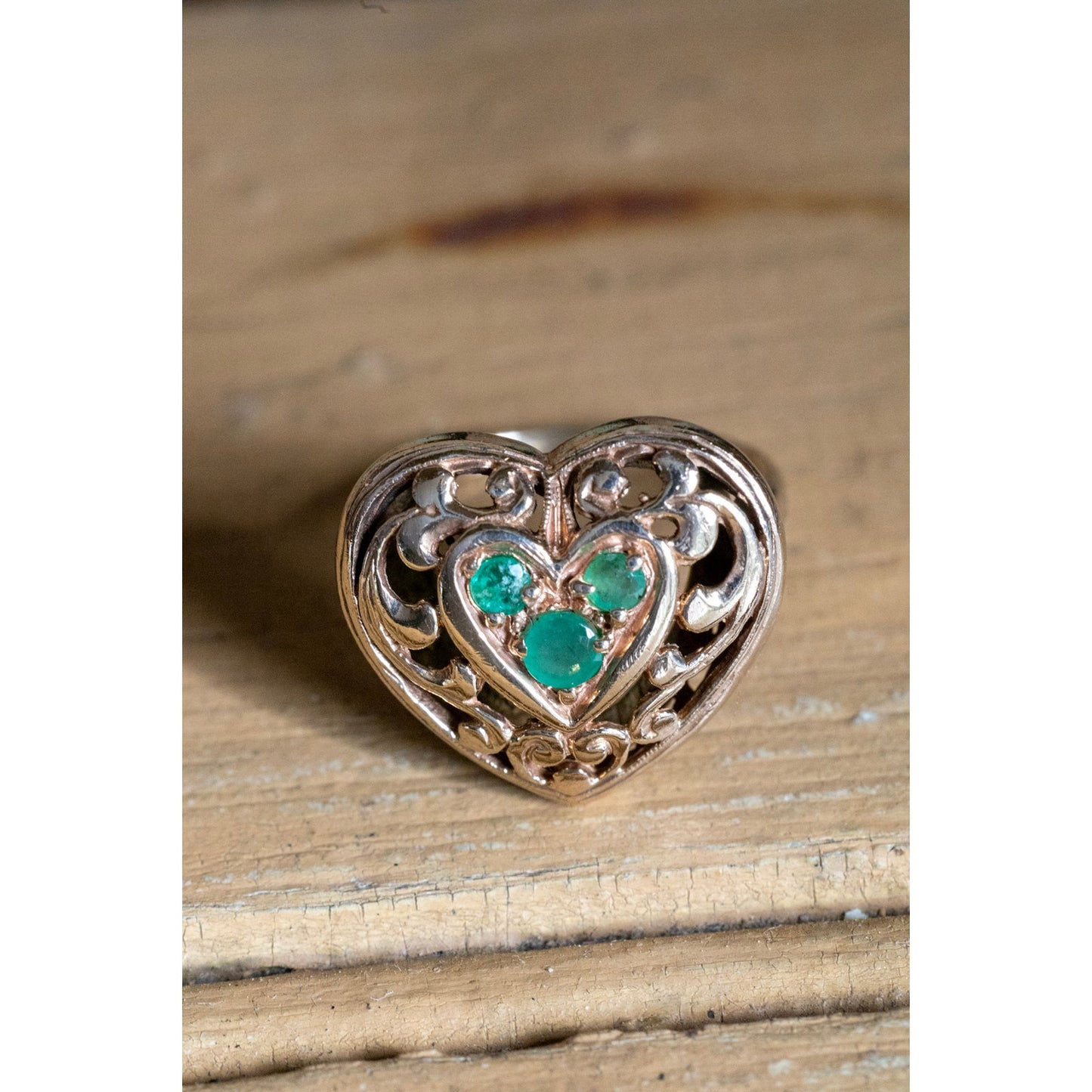 Vintage 14K Yellow Gold Open Work Heart Natural Emerald Ring