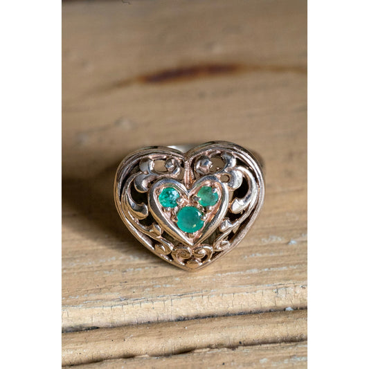 Vintage 14K Yellow Gold Open Work Heart Natural Emerald Ring