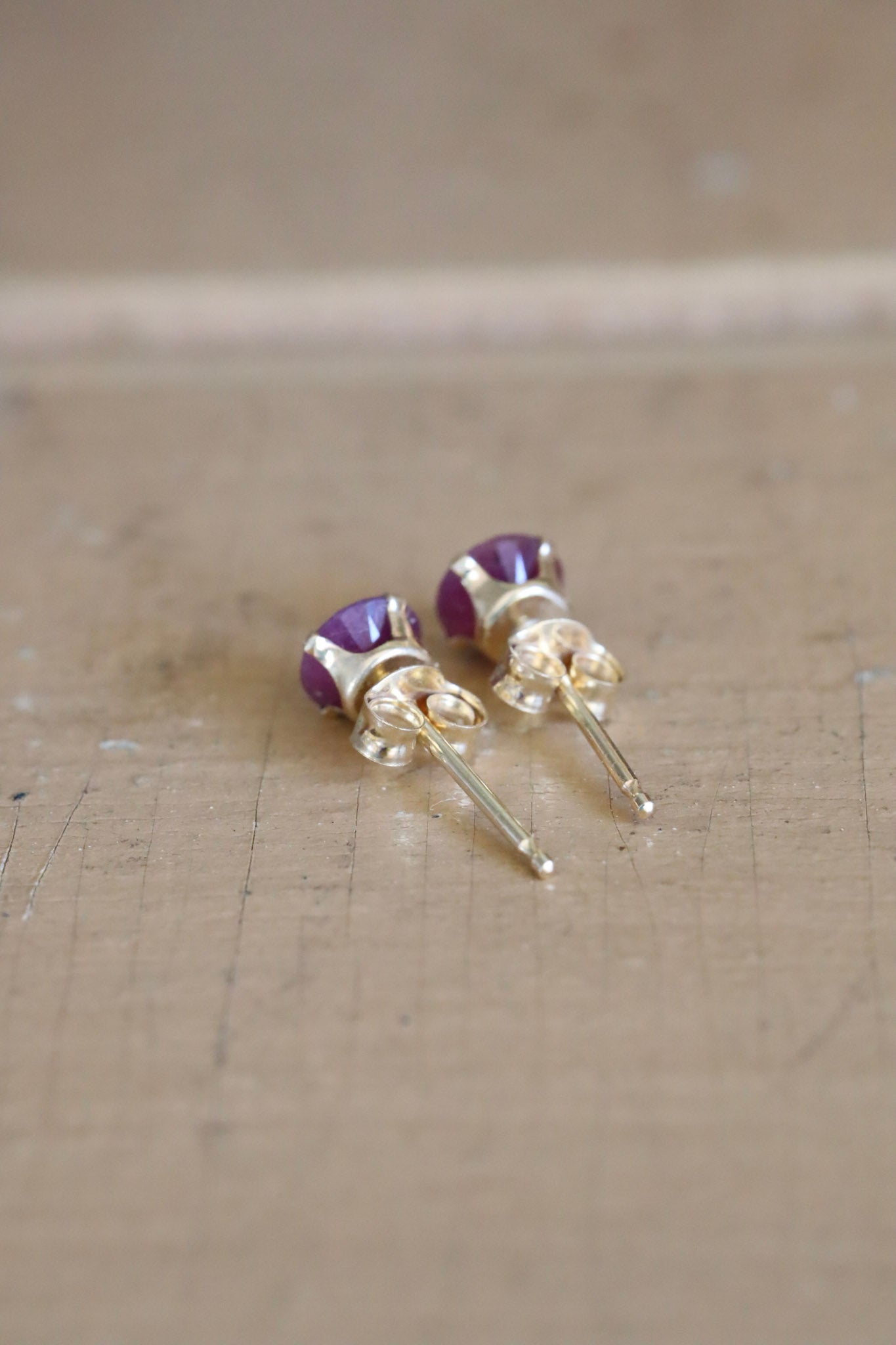 Vintage 14K Yellow Gold Round Cut Ruby Stud Earrings