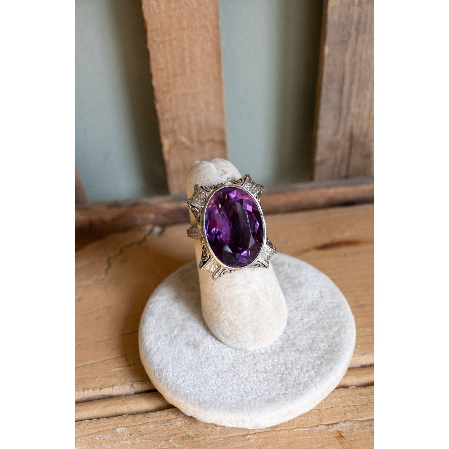 An 18K White and Yellow Gold Fine Amethyst Authentic Art Deco Ring