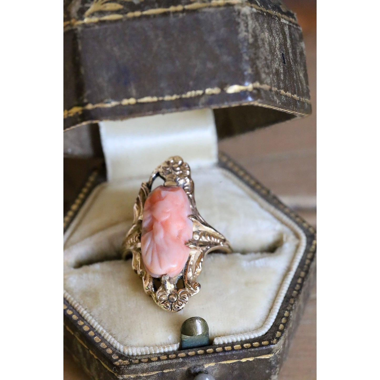 Antique Late Arts and Crafts Art Nouveau Edwardian 10K Gold Coral Cameo Ring