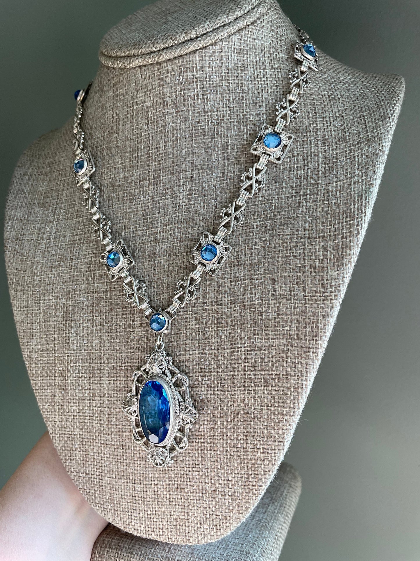 Czechoslovakian Early Art Deco Faceted Blue Glass Decorative Chain Necklace