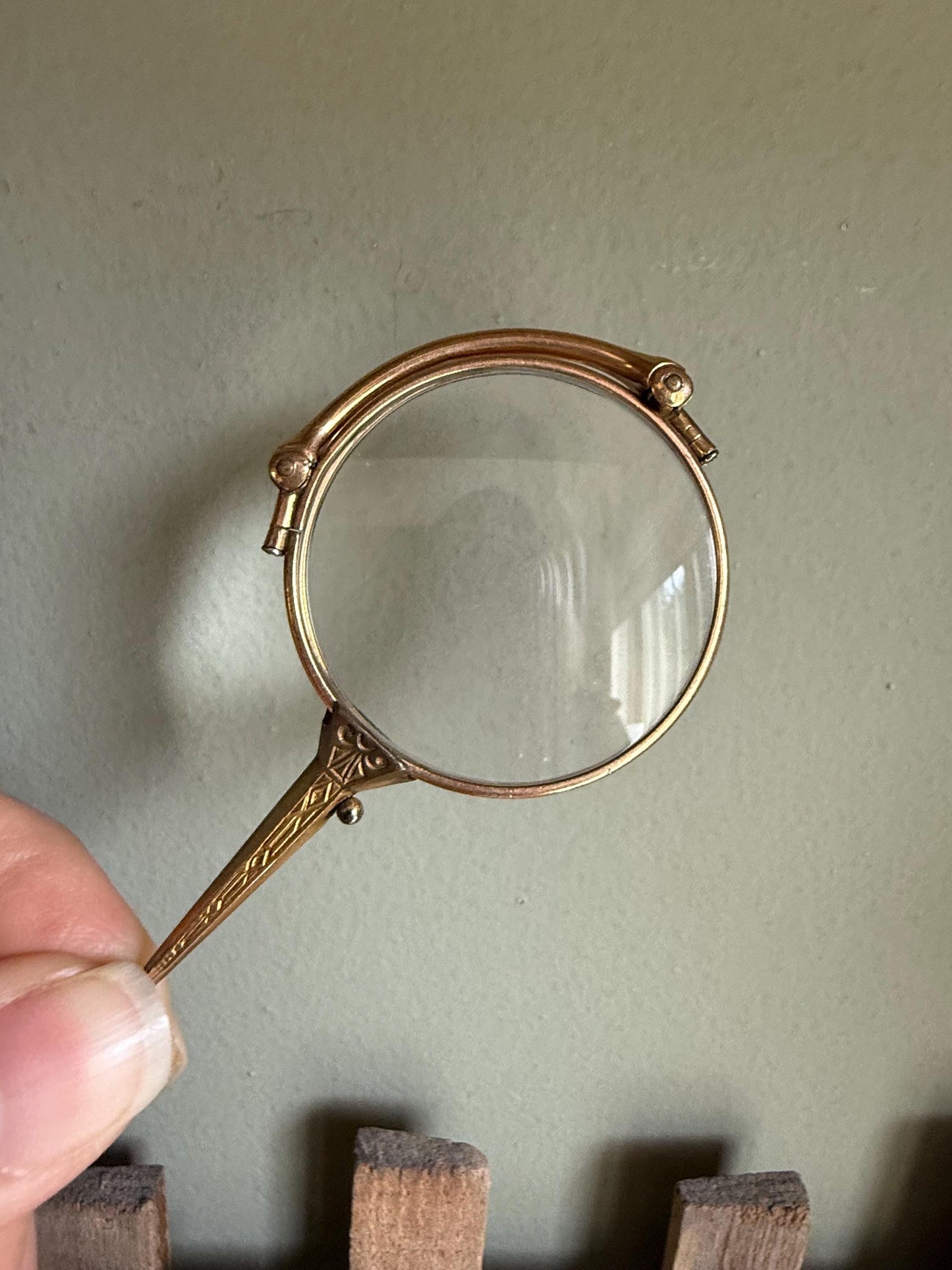Antique Gold Filled Magnifying Eye Glass Collaspable Pendant