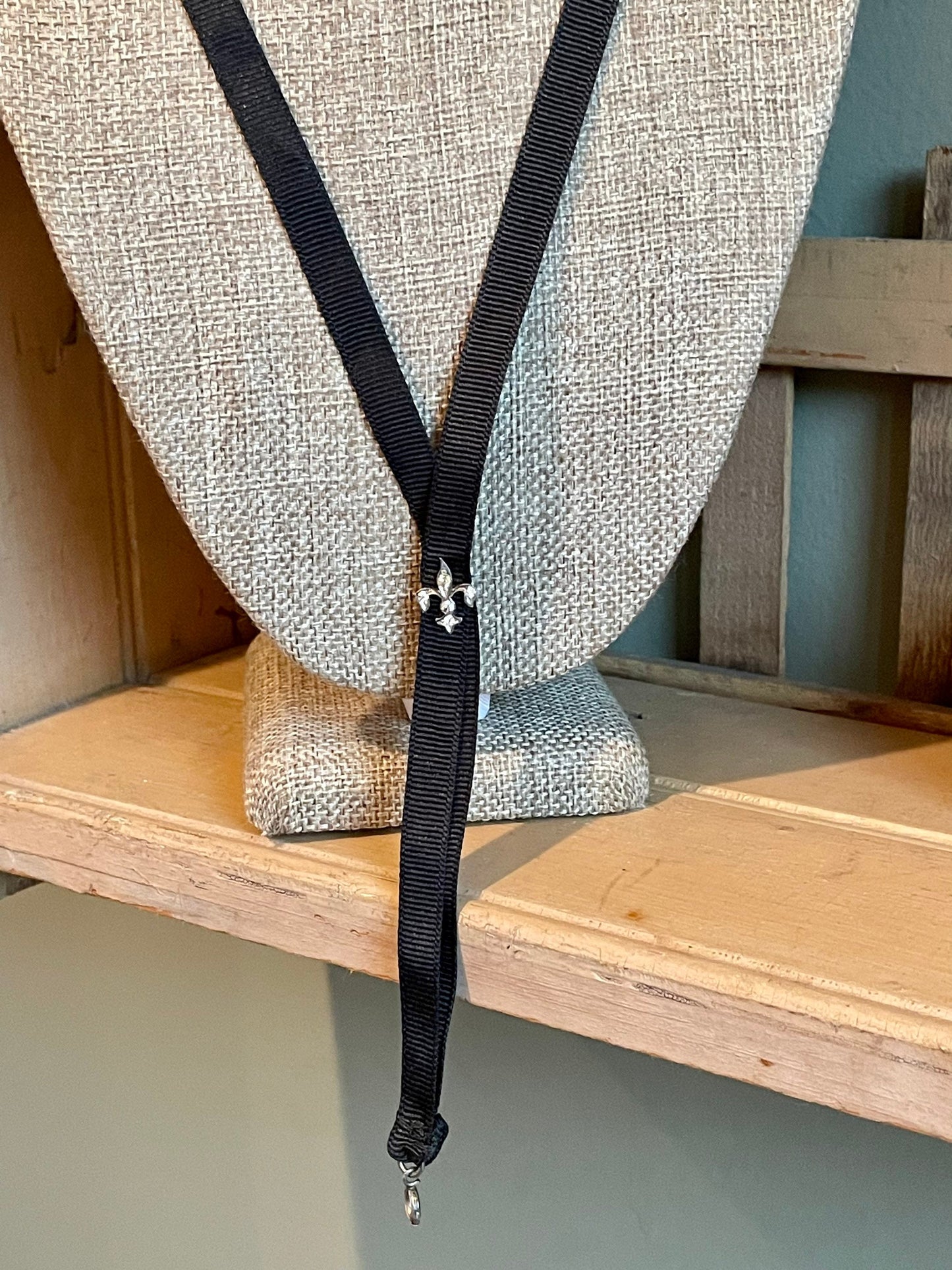 c1915 Edwardian Grossgrain Necklace with Sterling Silver Fleur De Lis Slide