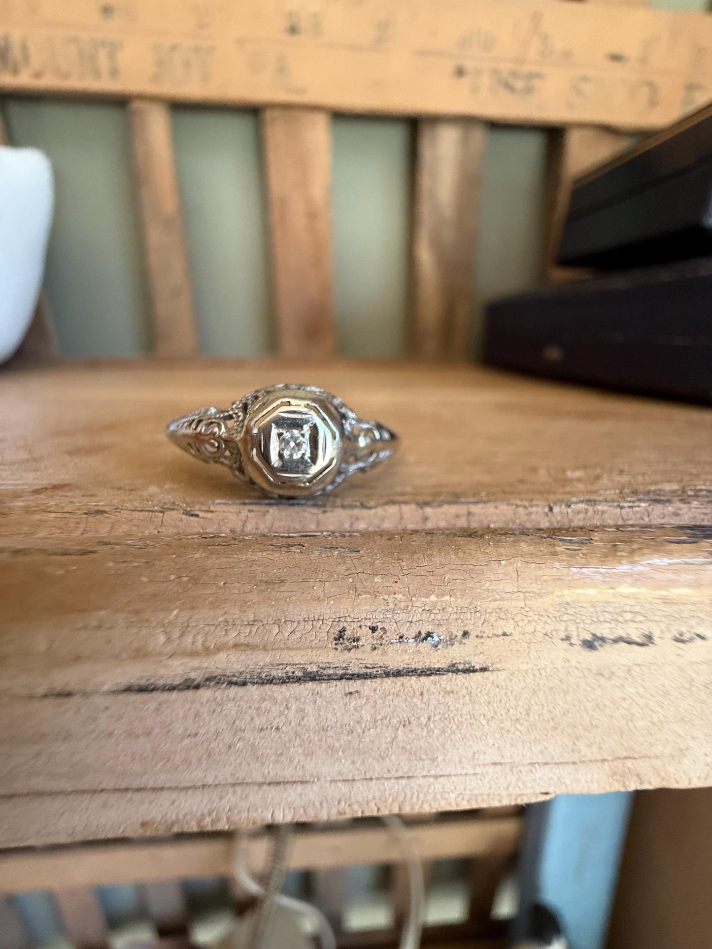 c1930 Vintage Art Deco 14 White Gold Diamond Filigree Ring