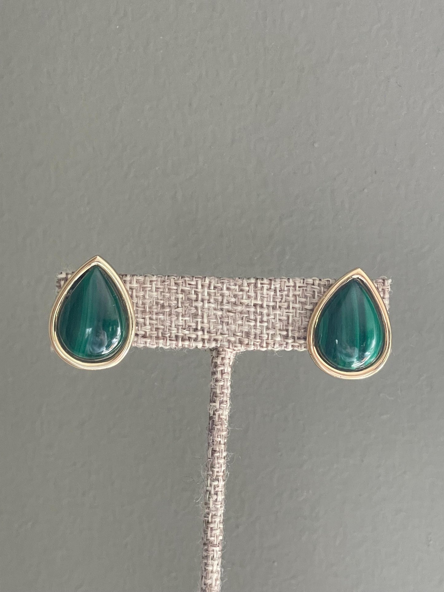 Vintage 1980's 14K Yellow Gold Tear-Shaped Malachite Earrings