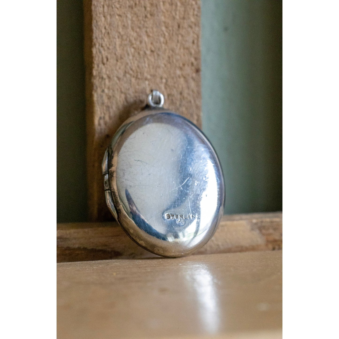 Vintage 1950-1970 Sterling Silver Oval Locket with Engraved Flowers