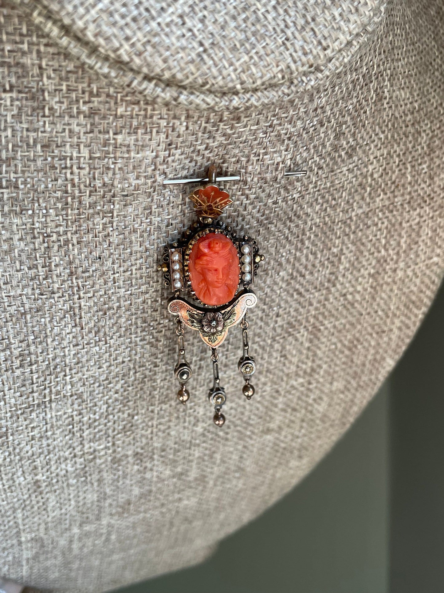 c1880 Victorian Hand Carved Coral Cameo Dangle 14K Pendant