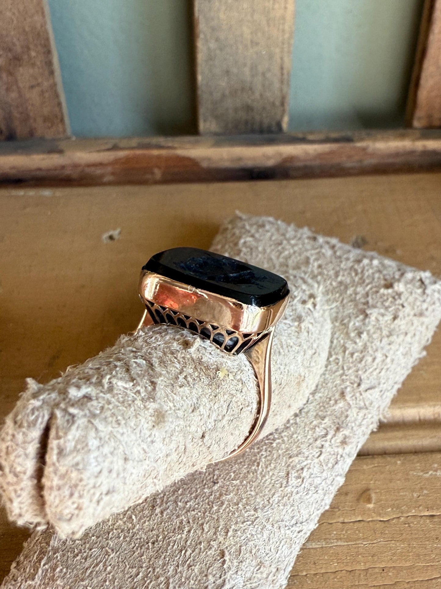 Antique Beautifully Carved Sardonyx Intagalio Ring in 14K Slight Rose Gold