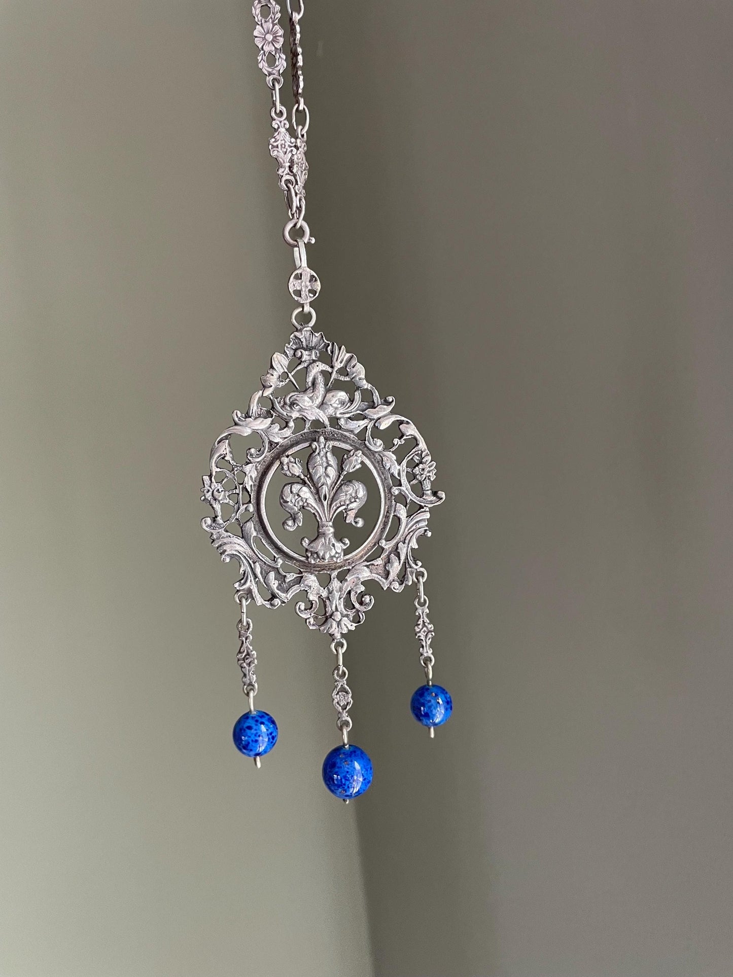 Vintage Silver Italian Peruzzi Chain and Dramatic Fleur de Lis Dangle Pendant