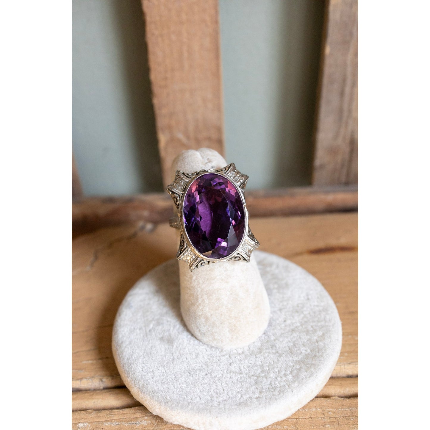 An 18K White and Yellow Gold Fine Amethyst Authentic Art Deco Ring