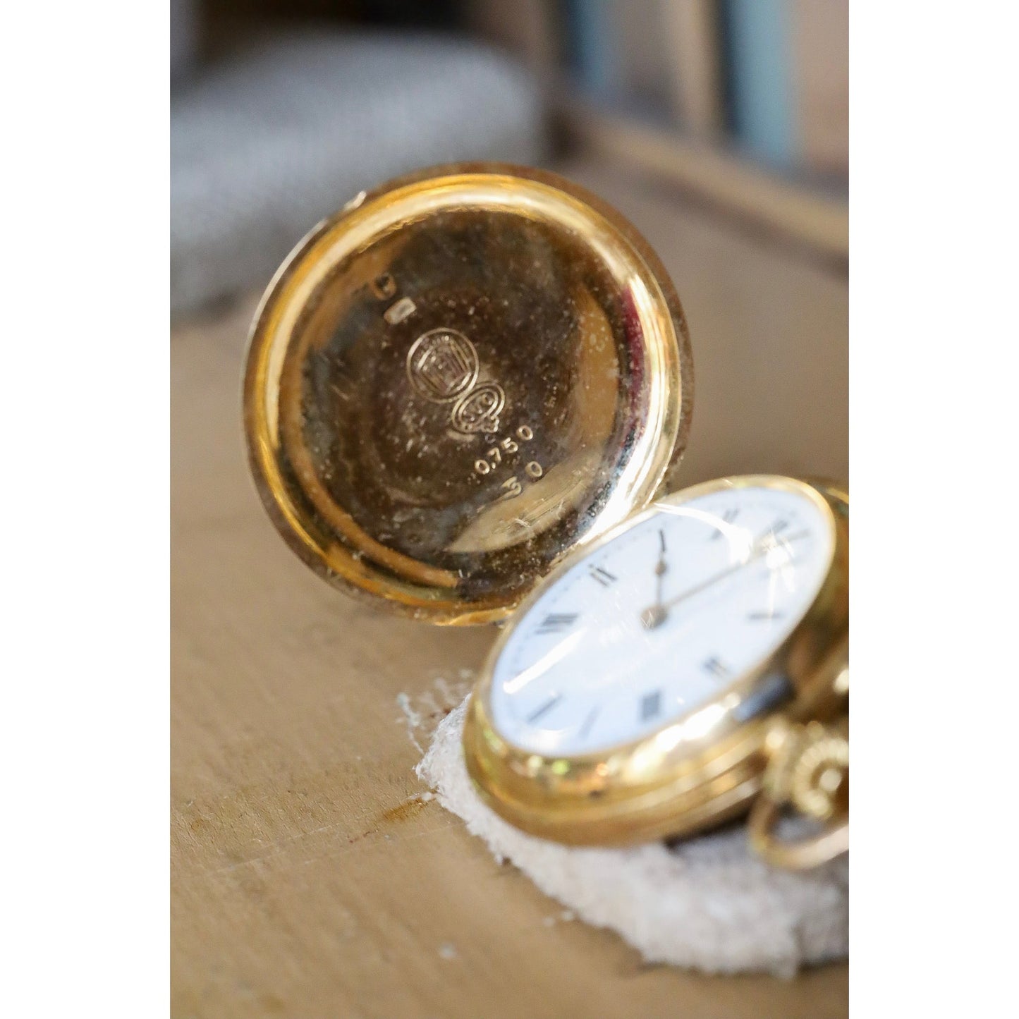 Gorgeous Antique 18K Solid Gold Case Working Closed Face Pocket Watch