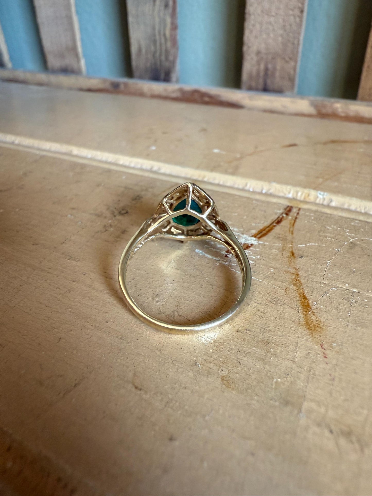 Vintage 10K Yellow Gold Pear Cut Synthetic Emerald Ring With Greek Key Frame