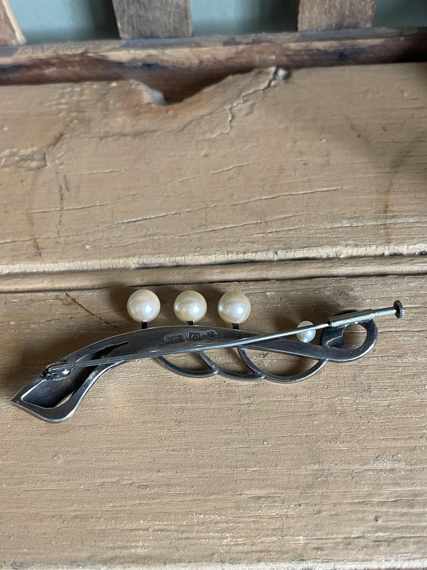 Mid Century 950 Silver Engraved Ribbon Pearl Brooch